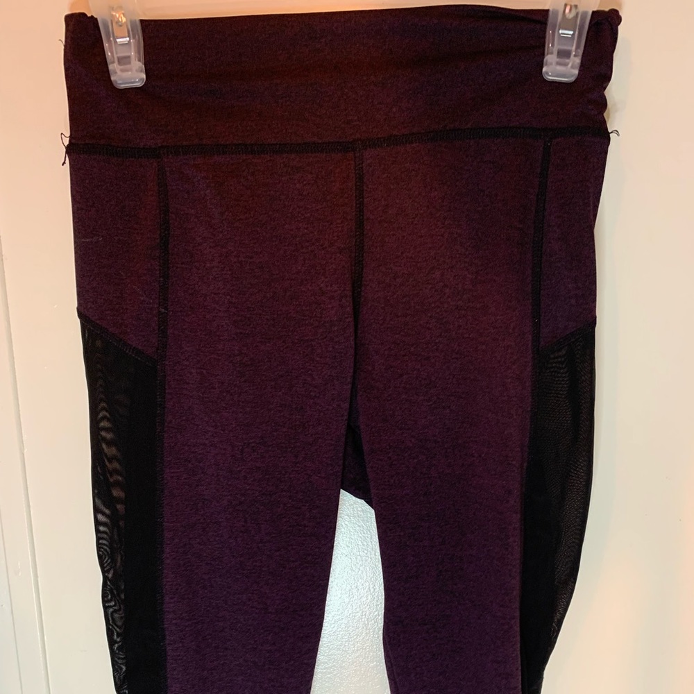 Maroon Capri Leggings (SKU 009)